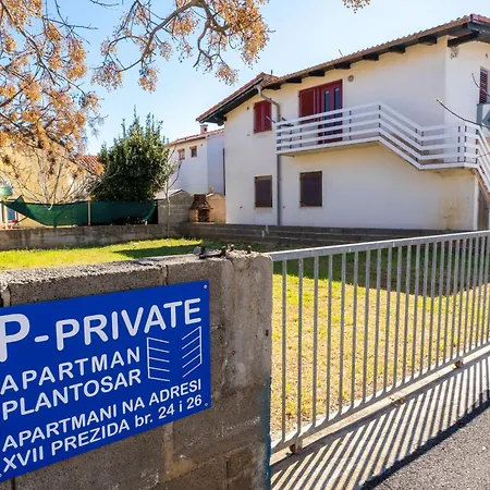 Plantosar Apartment *