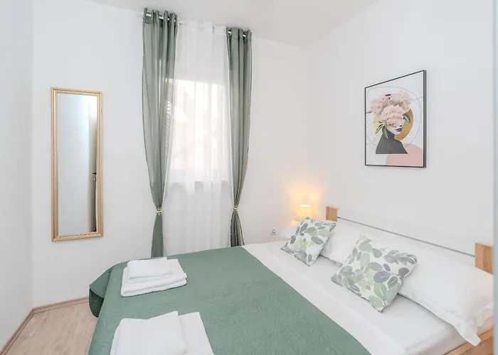 Plantosar Apartment Vir