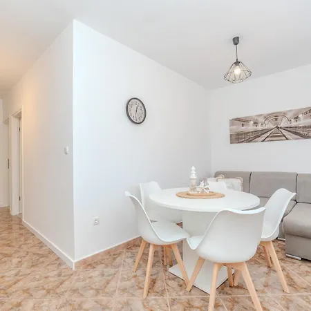 Plantosar Apartment Vir