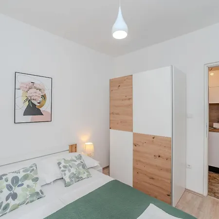 Plantosar Apartament *